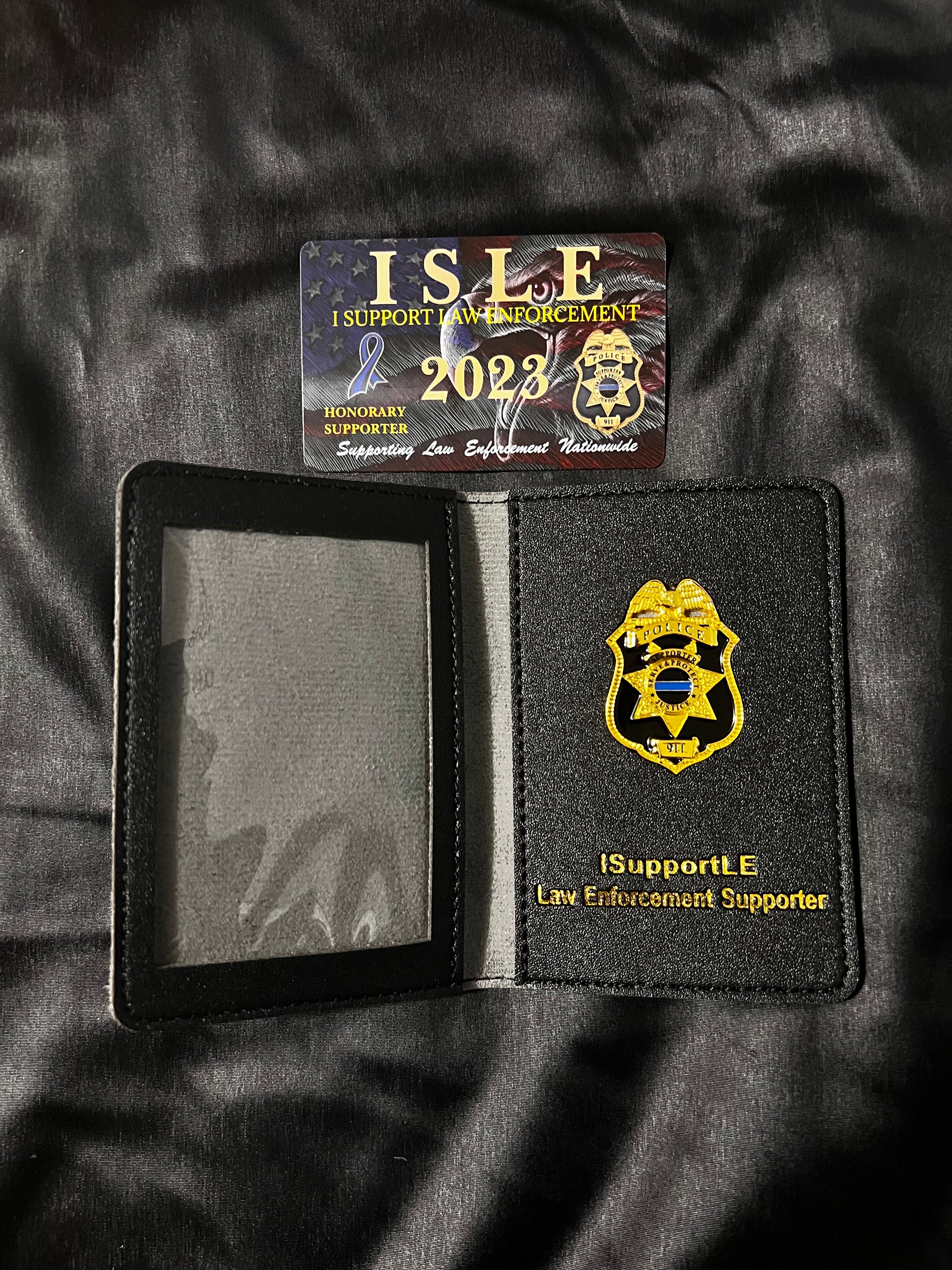 iSupportLE "Supporter" Wallet with Mini Badge